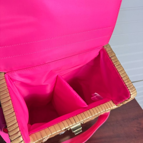 Lilly Pulitzer Cheek to Cheek Rattan Wine/Glass/Snack Basket Floral& Pink Lined - Picture 7 of 10